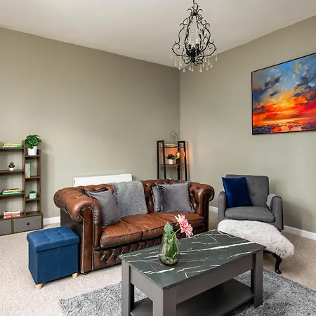 Apartment New Beautiful-ground Floor-redland Flat-parking-by Fabaccommodation *