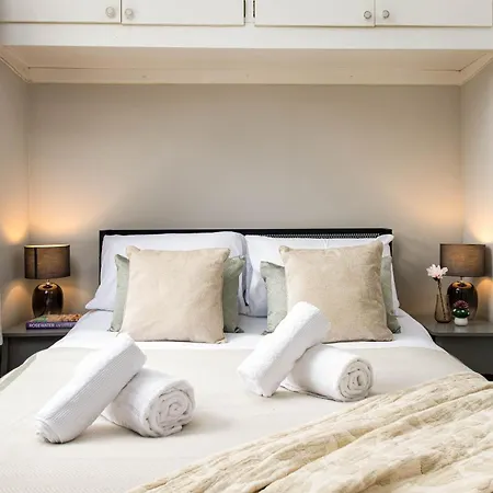 New Beautiful-ground Floor-redland Flat-parking-by Fabaccommodation Bristol