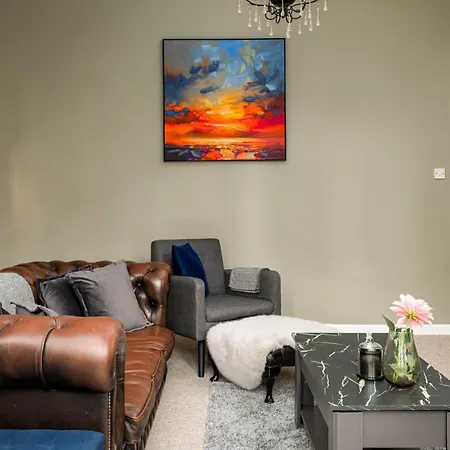 New Beautiful-ground Floor-redland Flat-parking-by Fabaccommodation Apartment *