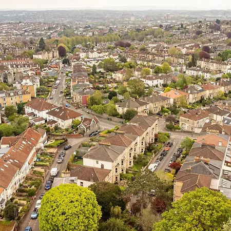 New Beautiful-ground Floor-redland Flat-parking-by Fabaccommodation Apartment